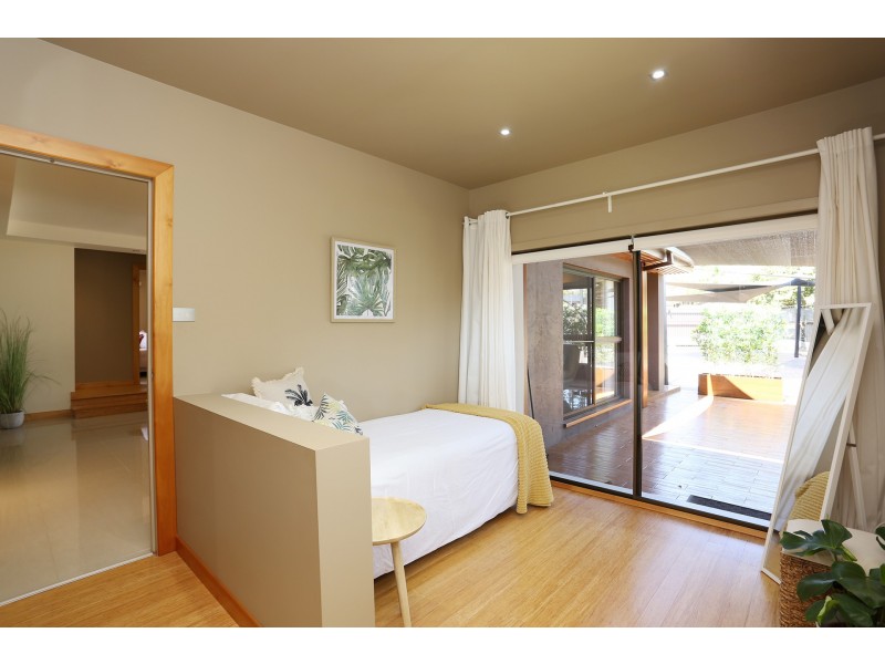 15 Lowanna Drive, Ashmore QLD 4214