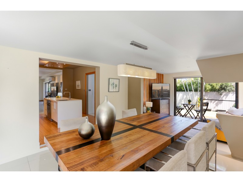 15 Lowanna Drive, Ashmore QLD 4214