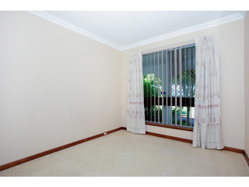 8 Regina Court, Hamilton Hill WA 6163