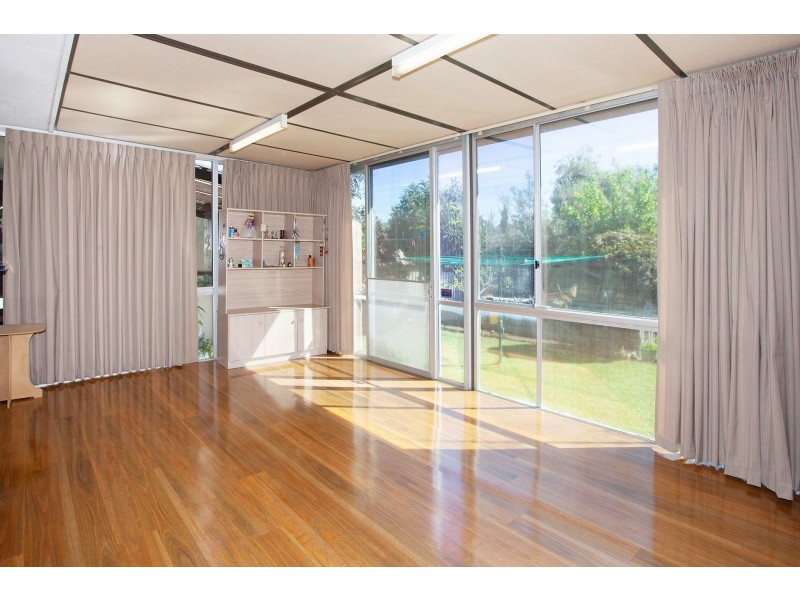 8 Regina Court, Hamilton Hill WA 6163