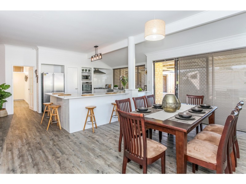 11 Daylesford Elbow, Jane Brook WA 6056