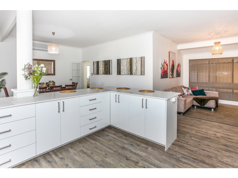 11 Daylesford Elbow, Jane Brook WA 6056