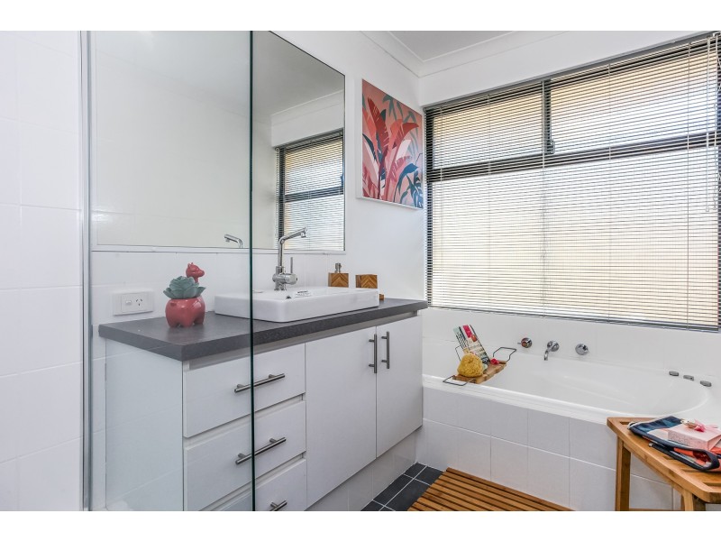 11 Daylesford Elbow, Jane Brook WA 6056