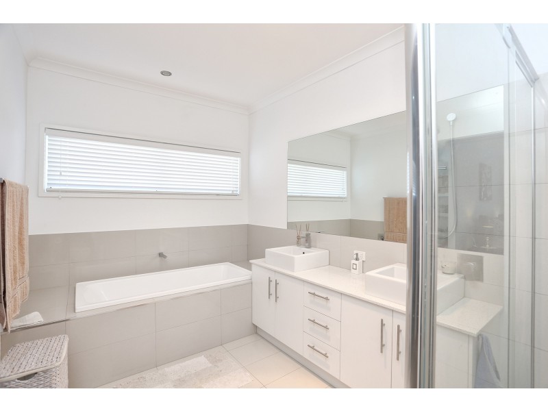 2 Avoca Place, Warner QLD 4500