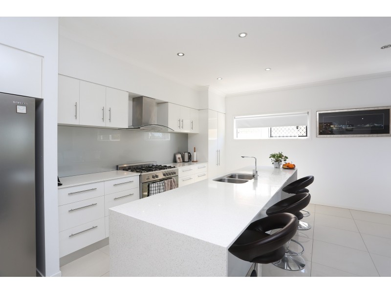 2 Avoca Place, Warner QLD 4500