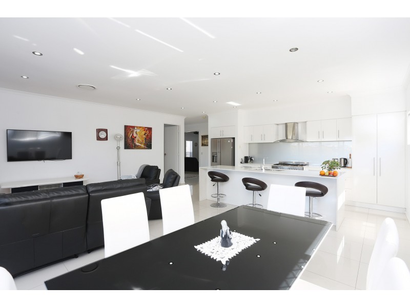 2 Avoca Place, Warner QLD 4500