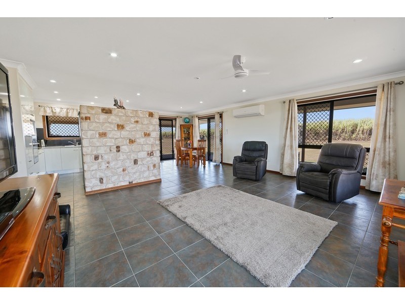 200 Mittelheusers Road, Burnett Heads QLD 4670