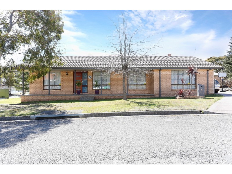 5 Enfield Avenue, Lithgow NSW 2790