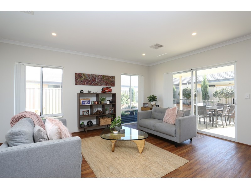 22 Bain Square, Forrestfield WA 6058