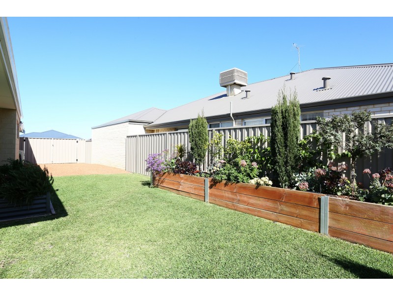 22 Bain Square, Forrestfield WA 6058