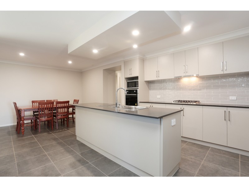 27 Bootes Street, Kearneys Spring QLD 4350