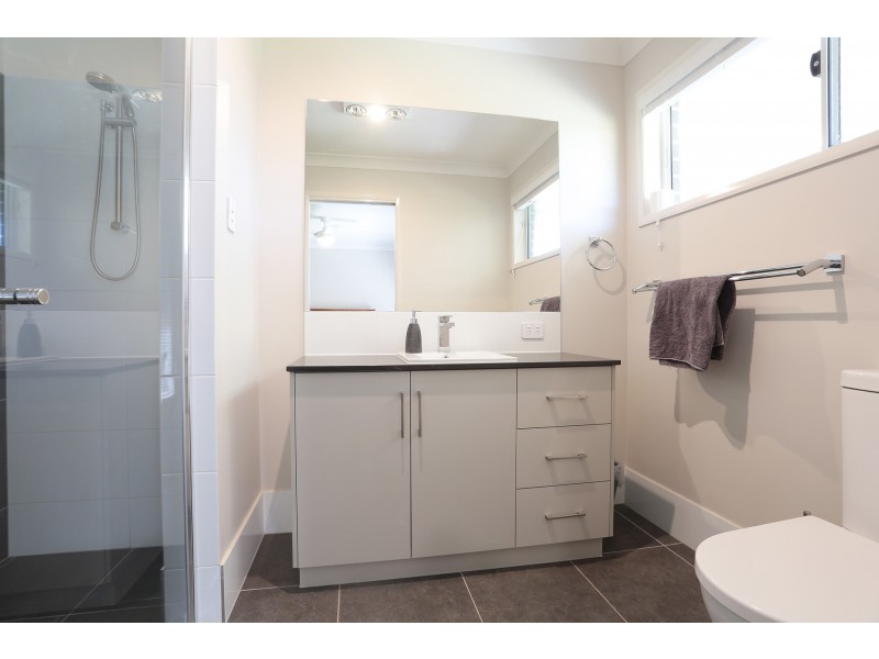 27 Bootes Street, Kearneys Spring QLD 4350