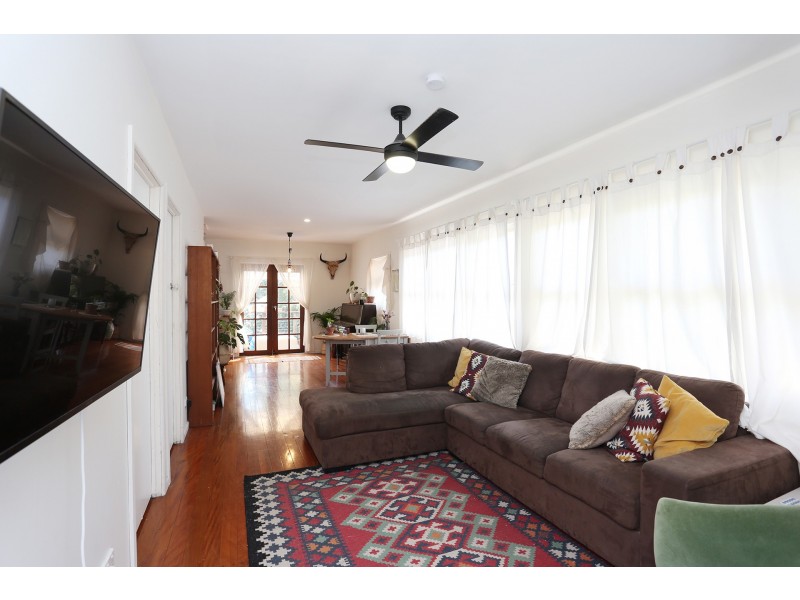 7 Eighth Avenue, Palm Beach QLD 4221