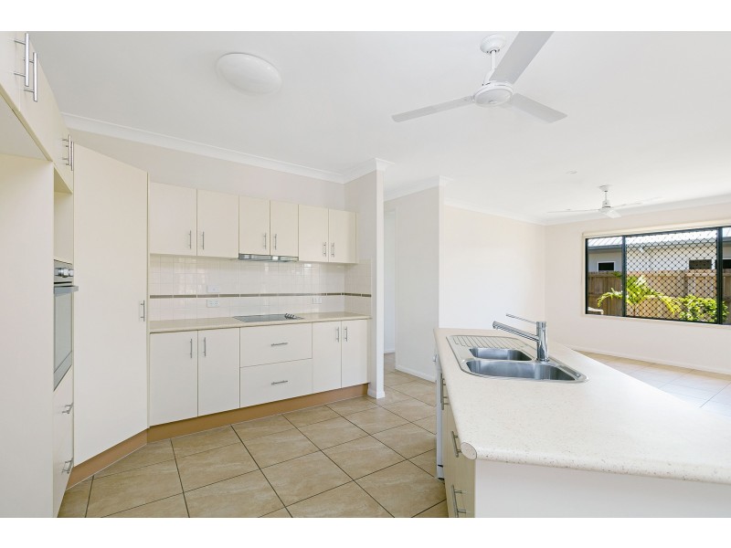 37 Huntley Crescent, Redlynch QLD 4870