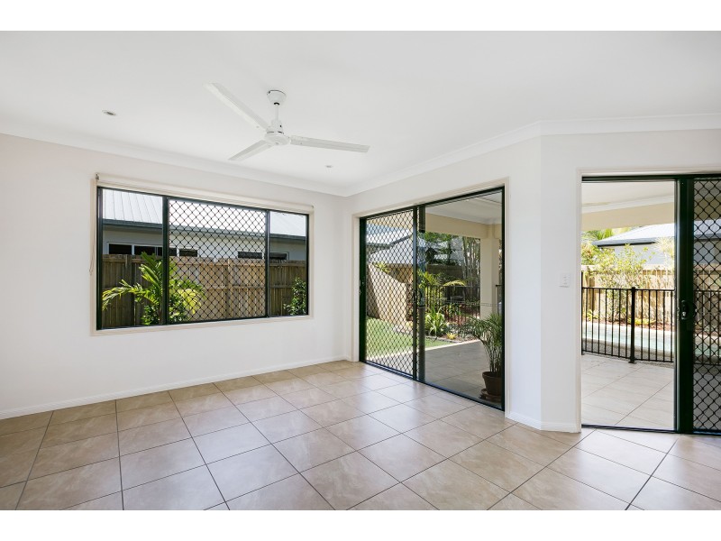 37 Huntley Crescent, Redlynch QLD 4870