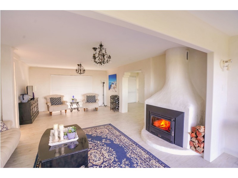 20 Maple Avenue, Mapleton QLD 4560