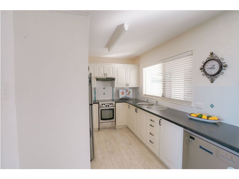 20 Maple Avenue, Mapleton QLD 4560