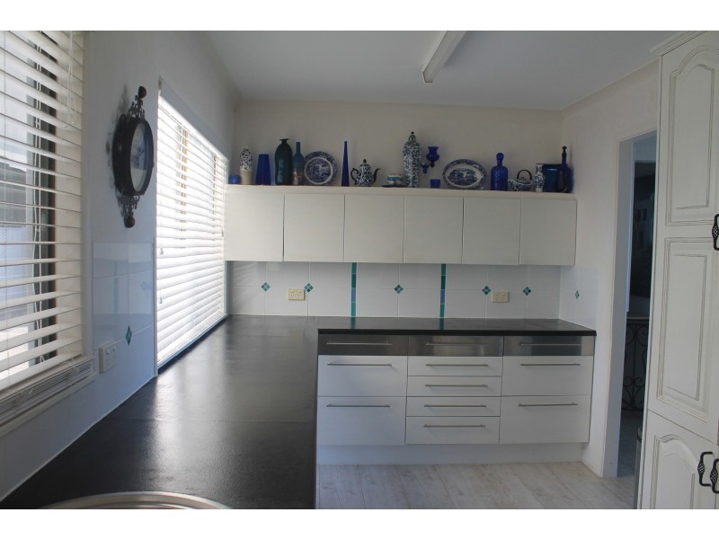 20 Maple Avenue, Mapleton QLD 4560