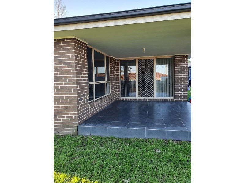 11 Loongana Crescent, Blue Haven NSW 2262