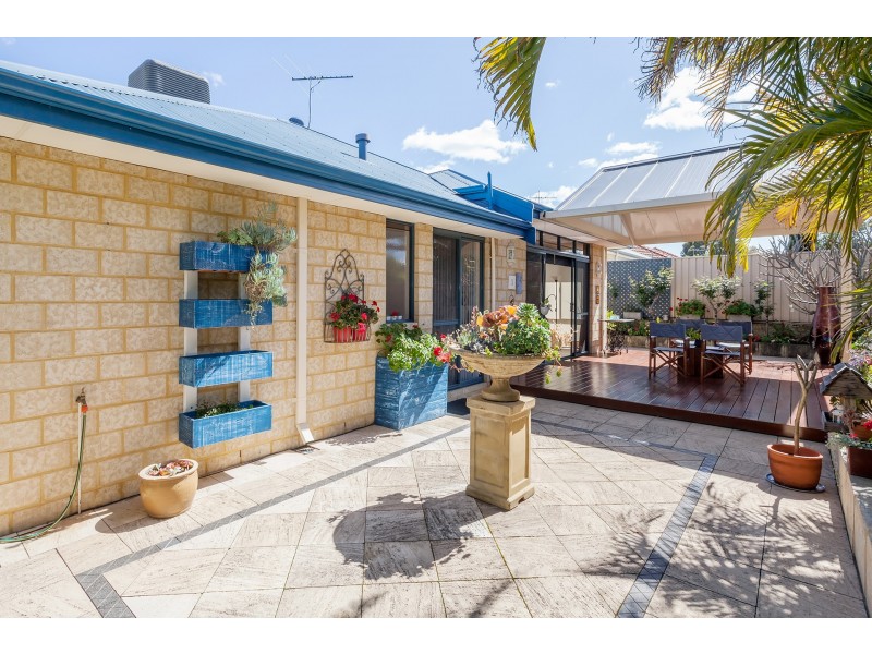 27 Barang Circuit, Karawara WA 6152