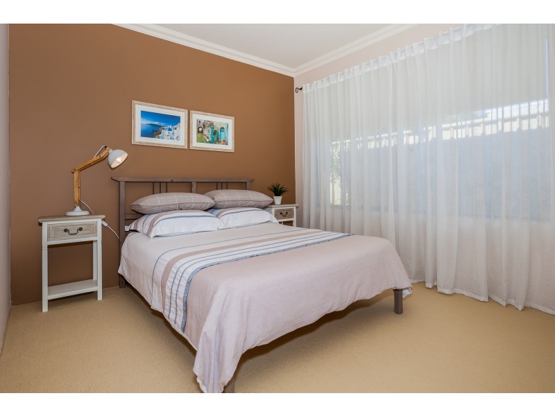 27 Barang Circuit, Karawara WA 6152