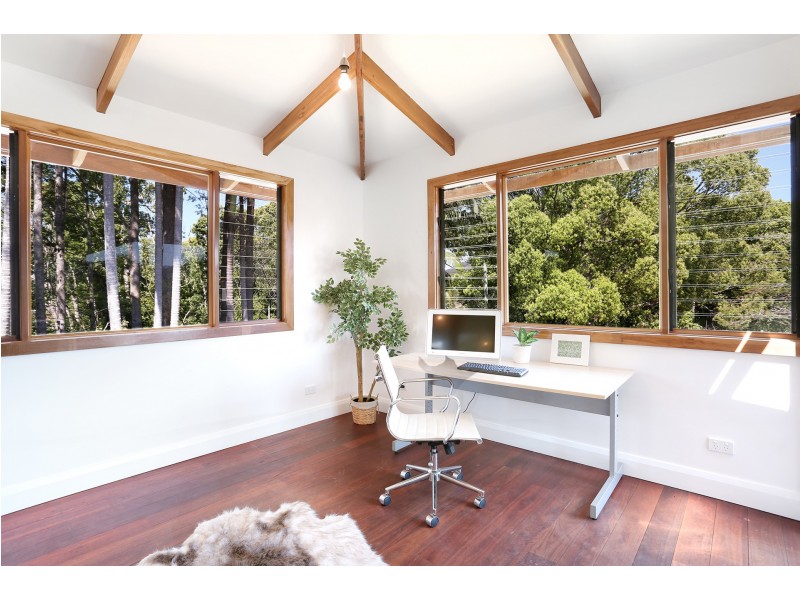 10 Braeside Drive, Uki NSW 2484