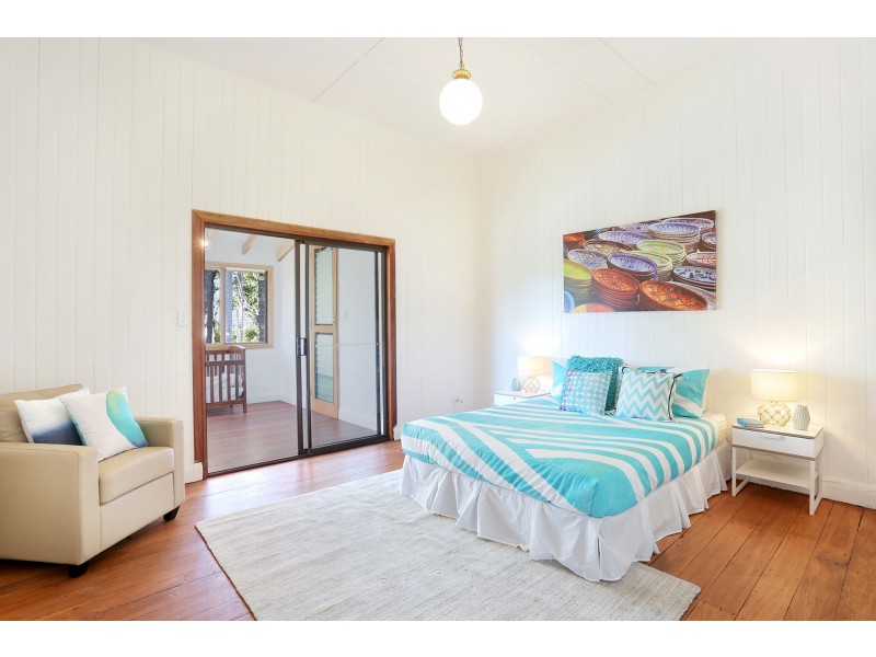 10 Braeside Drive, Uki NSW 2484