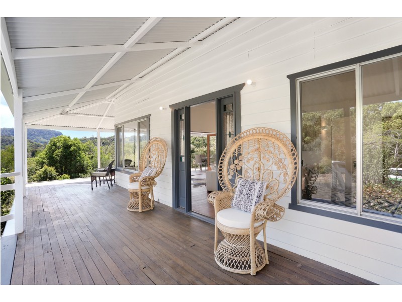 10 Braeside Drive, Uki NSW 2484