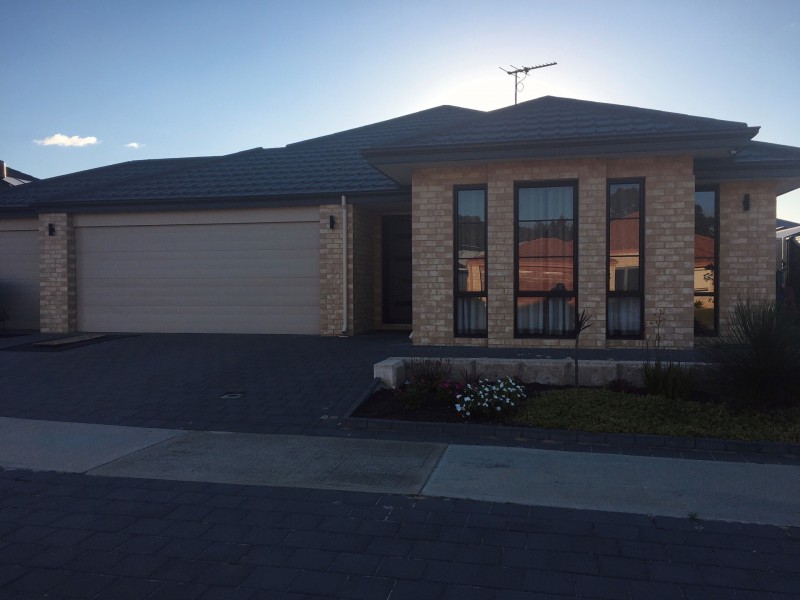 27 Madeira Turn, Byford WA 6122
