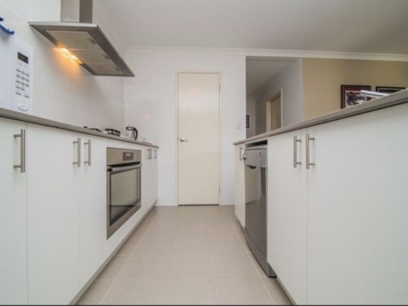 27 Madeira Turn, Byford WA 6122