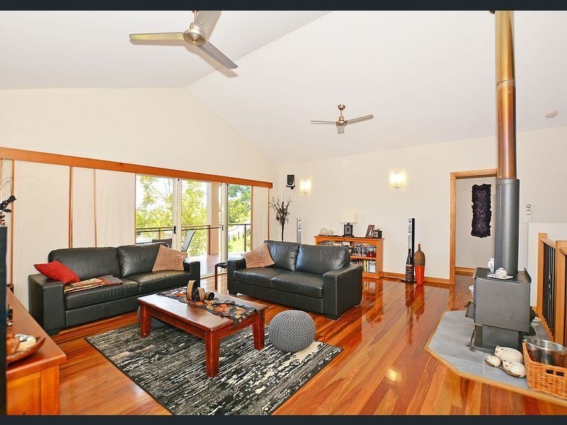 8 Rockyglen Court, Craignish QLD 4655