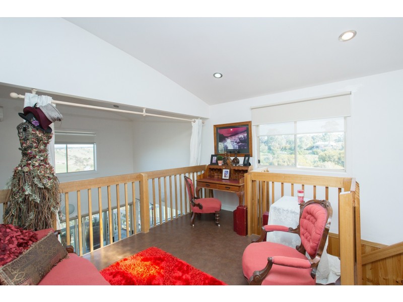 59 Thornton St, Clunes VIC 3370