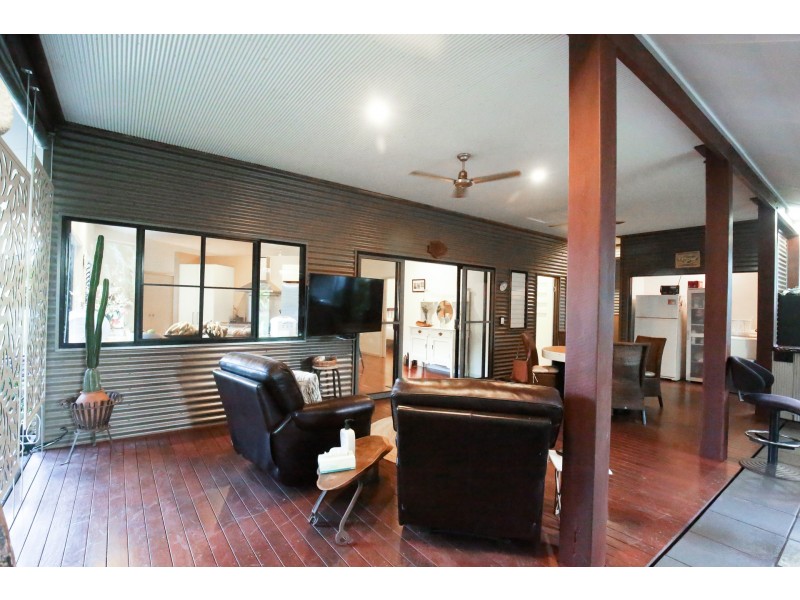 20 Kent Close, Mission Beach QLD 4852