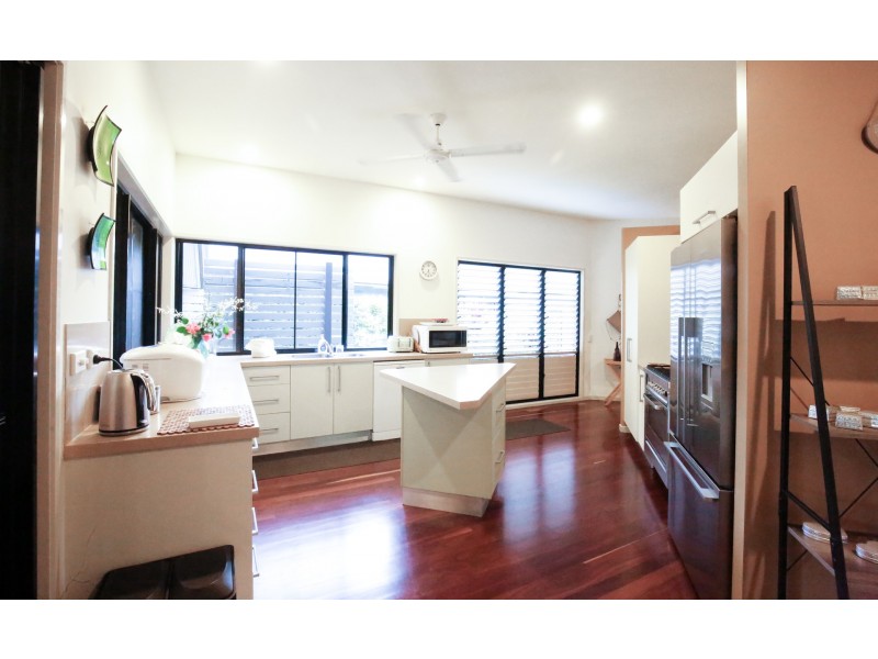 20 Kent Close, Mission Beach QLD 4852