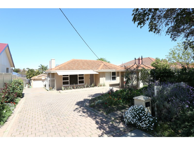 43 Coleman Crescent, Melville WA 6156