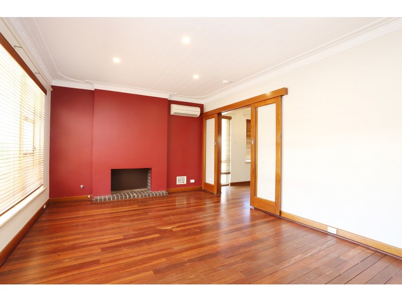 43 Coleman Crescent, Melville WA 6156