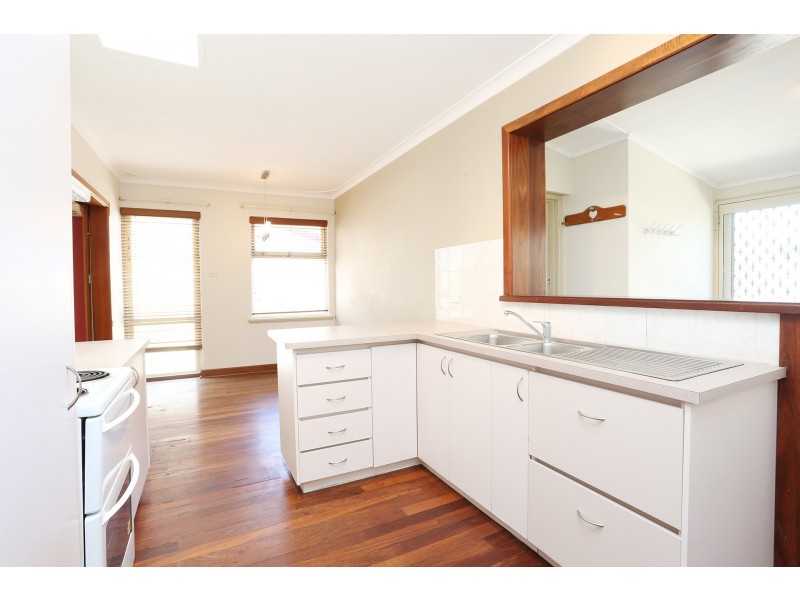 43 Coleman Crescent, Melville WA 6156