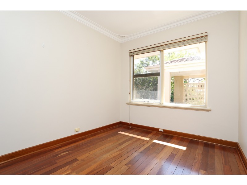 43 Coleman Crescent, Melville WA 6156