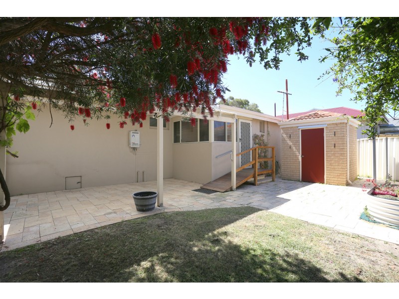 43 Coleman Crescent, Melville WA 6156