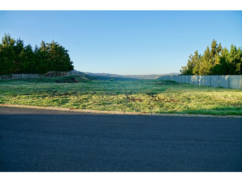 24 Pamela Court, Darley VIC 3340