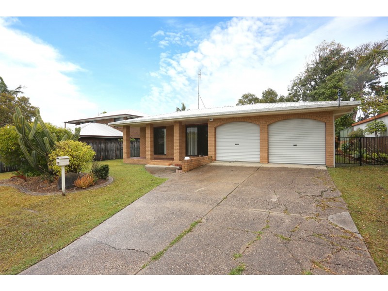 6 Sutherland Street, Dicky Beach QLD 4551
