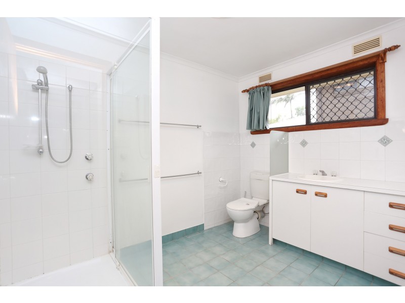 6 Sutherland Street, Dicky Beach QLD 4551