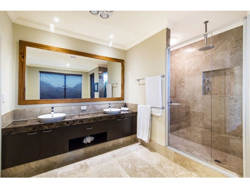 15 Henty Lookout, Roleystone WA 6111