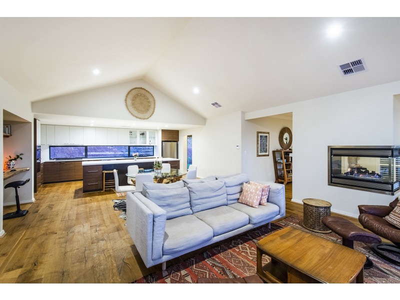 15 Henty Lookout, Roleystone WA 6111