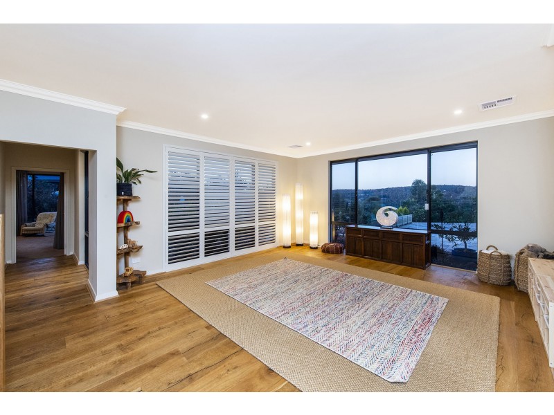 15 Henty Lookout, Roleystone WA 6111