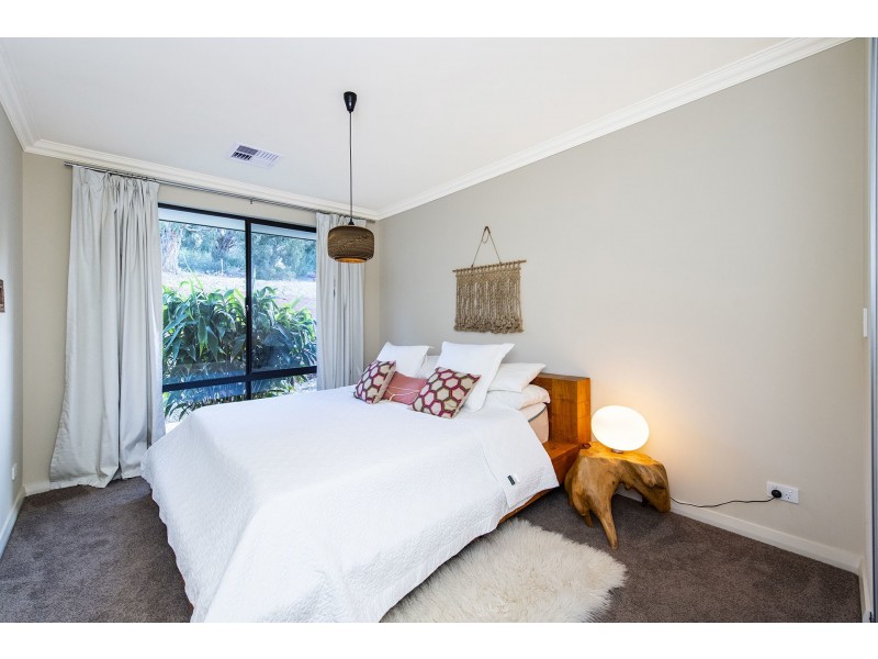 15 Henty Lookout, Roleystone WA 6111