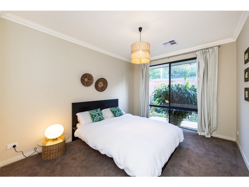 15 Henty Lookout, Roleystone WA 6111