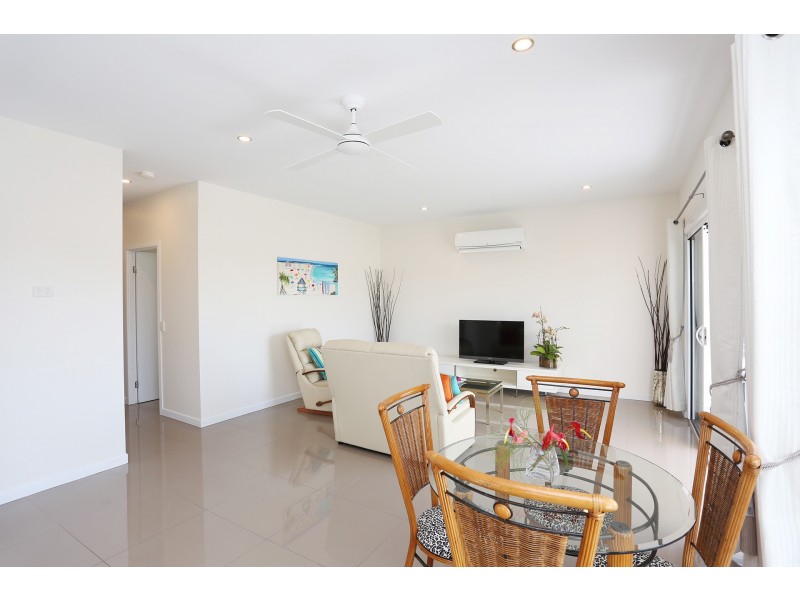 1/26 Errol Ave, Paradise Point QLD 4216