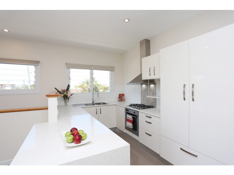 1/26 Errol Ave, Paradise Point QLD 4216