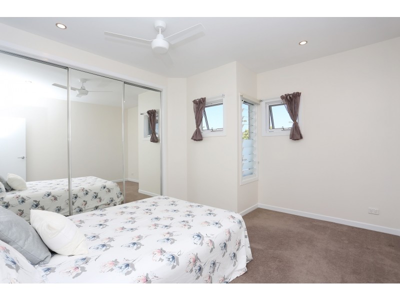 1/26 Errol Ave, Paradise Point QLD 4216